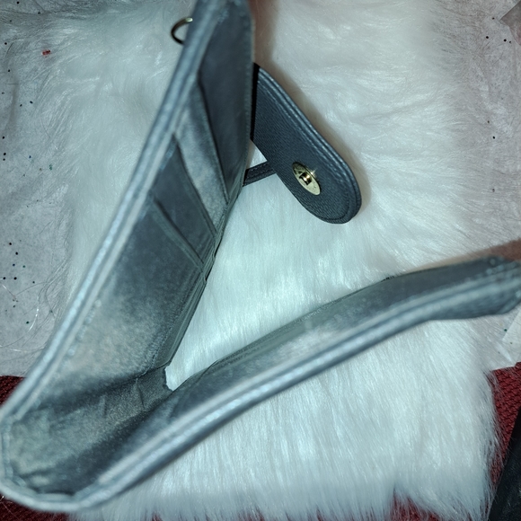 🛍Large blue bi fold wallet/clutch/shoulder or crossbody vegan leather purse - Picture 8 of 9